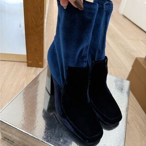 Sigerson Morrison Navy Velvet Block Heel Ankle Boots